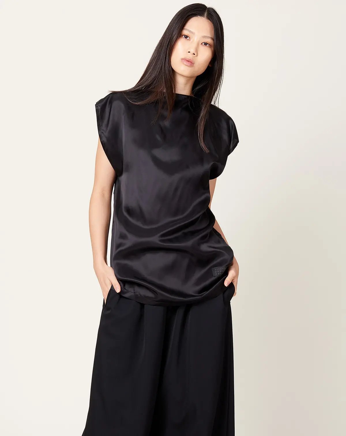 Sleeveless Zipper Top In Black 1
