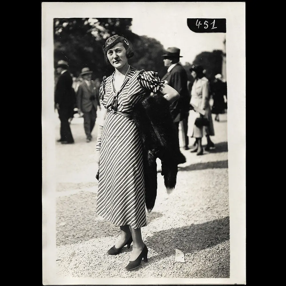 Elégante, La Mode Aux Courses, Photographie De Moisson (Circa 1935) 1