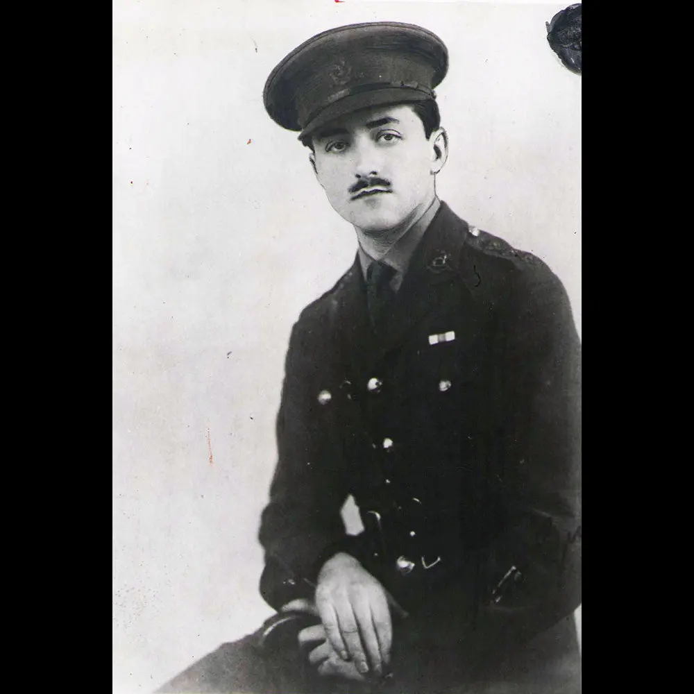 Molyneux - Portrait Du Couturier En Uniforme Durant La Première Guerre Mondiale (1929) 1
