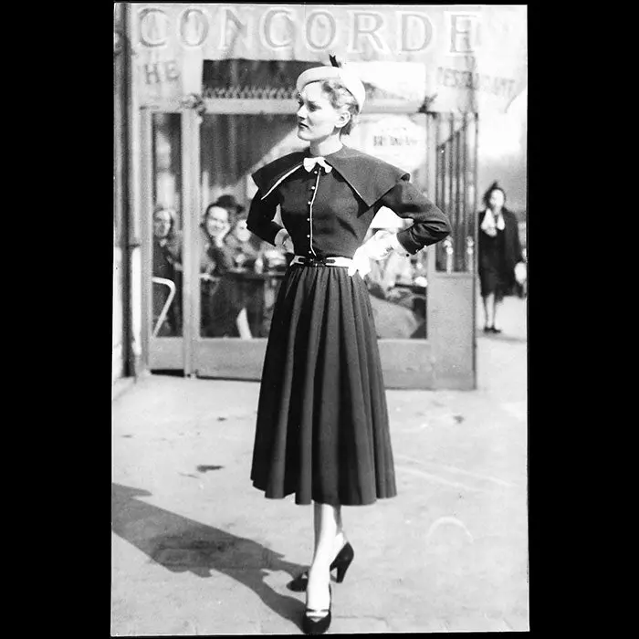 Molyneux - Robe, Tirage De Hassner (1950) 1