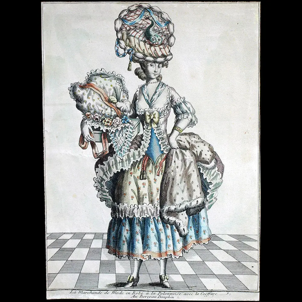 Mondhare - Collection De La Parure Des Dames - - La Marchande De Mode En Robe À La Polonnoise Avec La Coëffure Au Berceau Dauphin (Circa 1782) 1