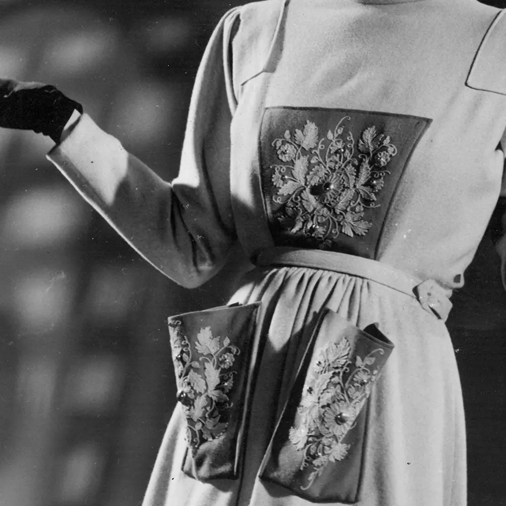 Jeanne Lanvin - Robe Brodée - Tirage De Philiberte De Flaugergues (1941) 2
