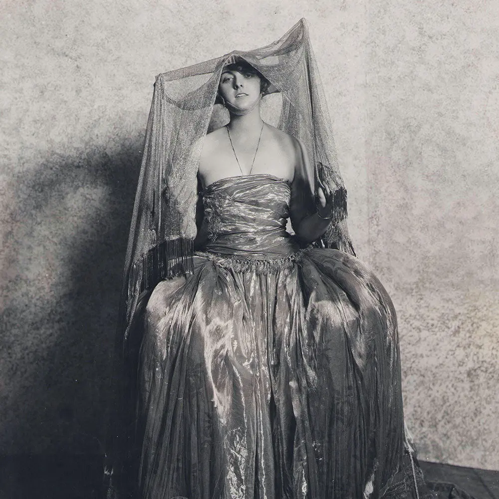 Poiret - Violet Blythe Dans Un Costume D'afgar (1920) 2