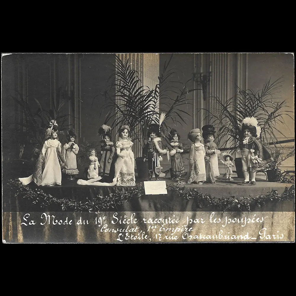 La Mode Du Dix-Neuvième Siècle Racontée Par Les Poupées, Réunion De Deux Cartes De L'exposition De  L'etoile (1916) 1