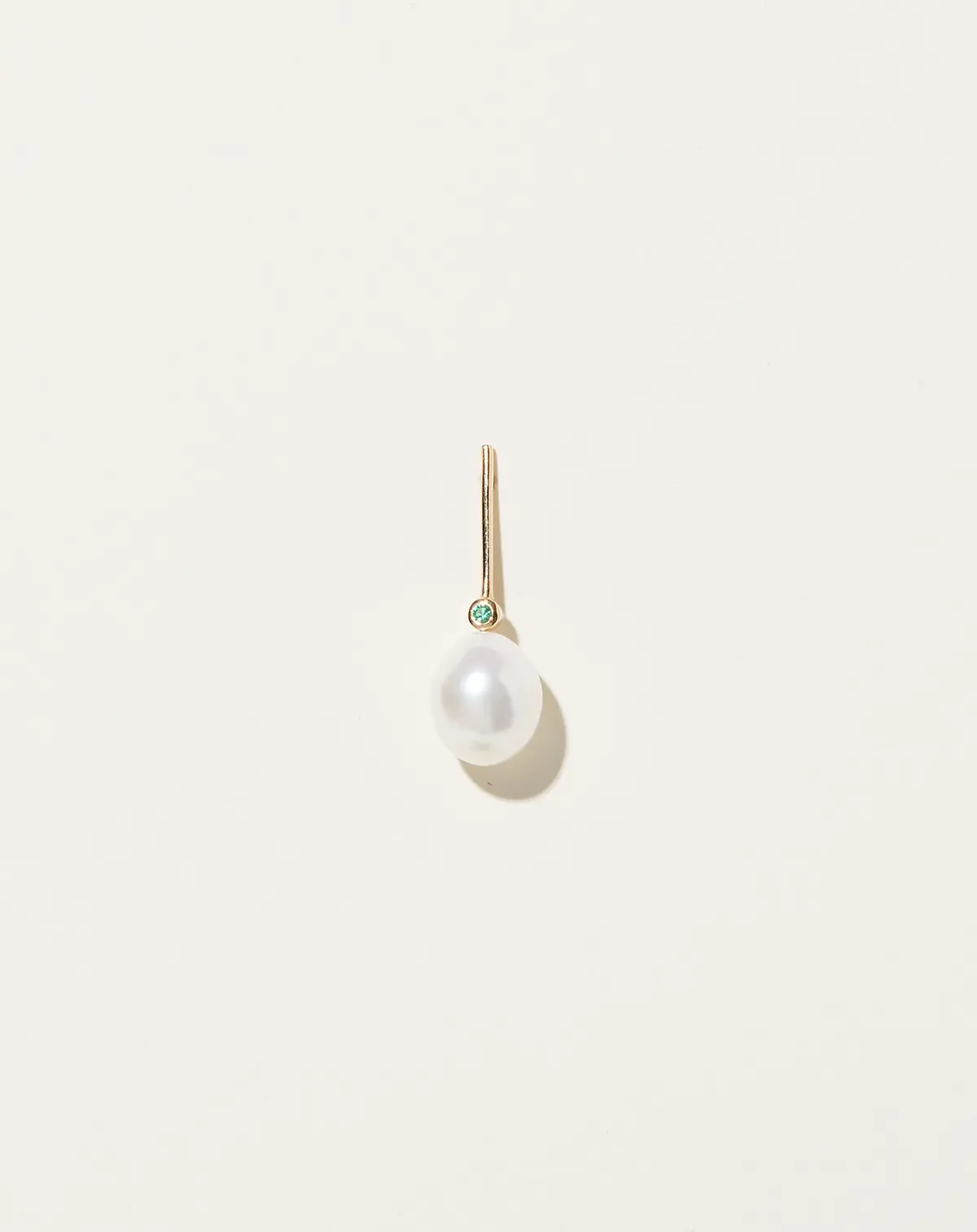 White Pearl Abbe Earring 1