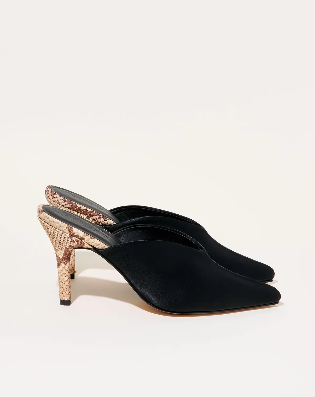 Santi Mule In Black 1