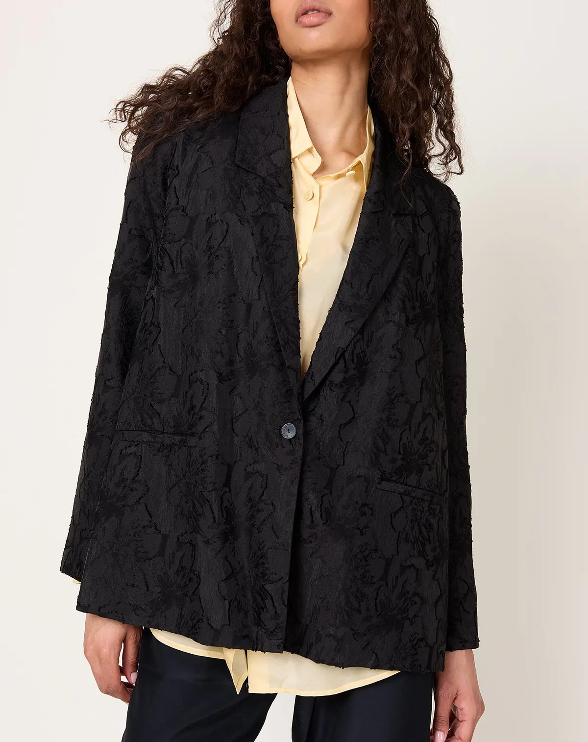 Swing Blazer In Black Jardin Fil Coupe 1