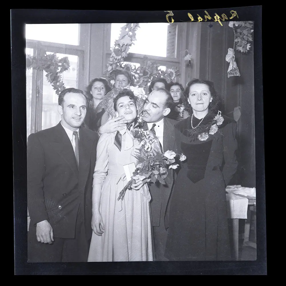 Raphael - Employées Posant À La Sainte-Catherine, Réunion De 15 Négatifs (Circa 1947) 1