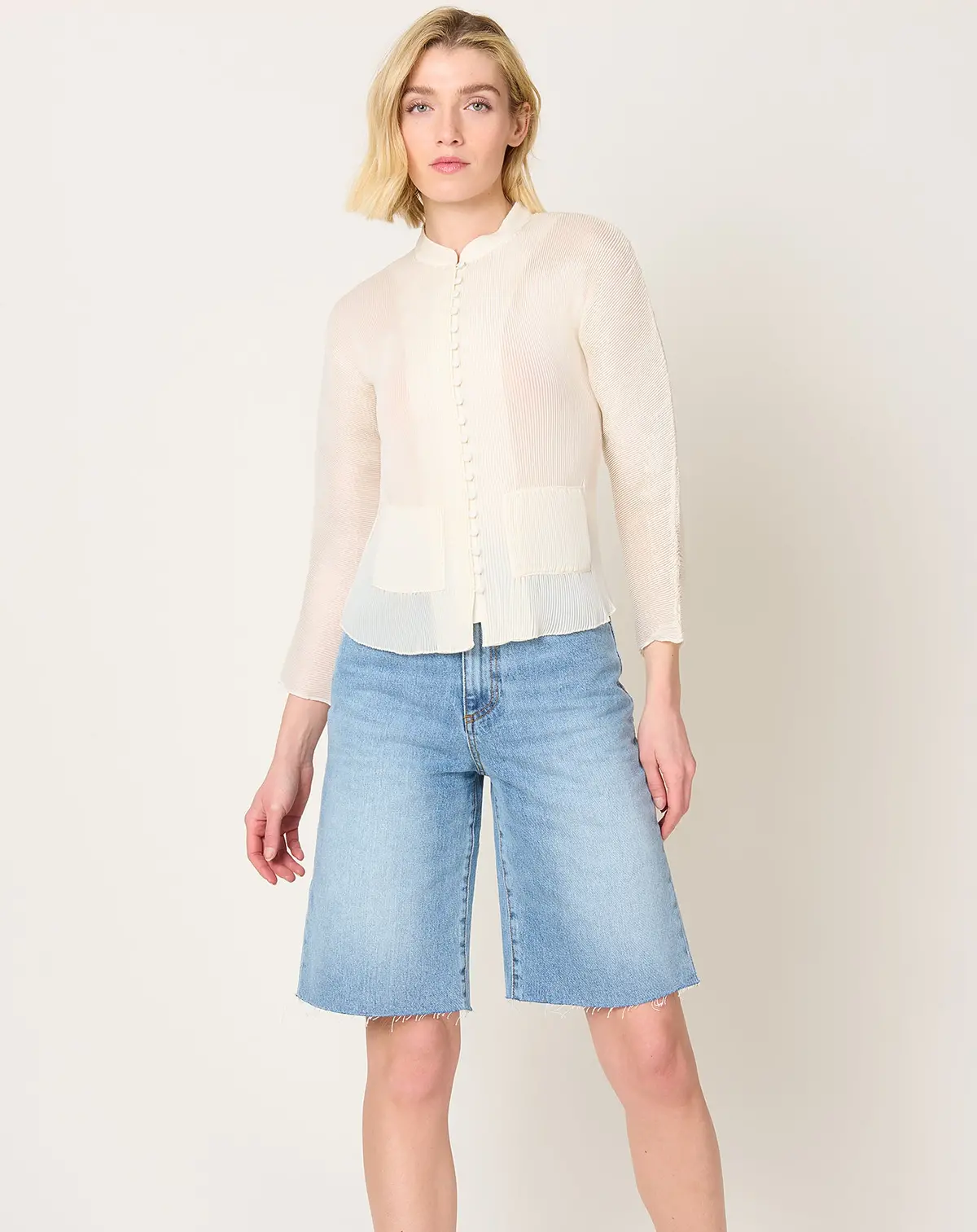 Plissé Cardigan In Cream 1