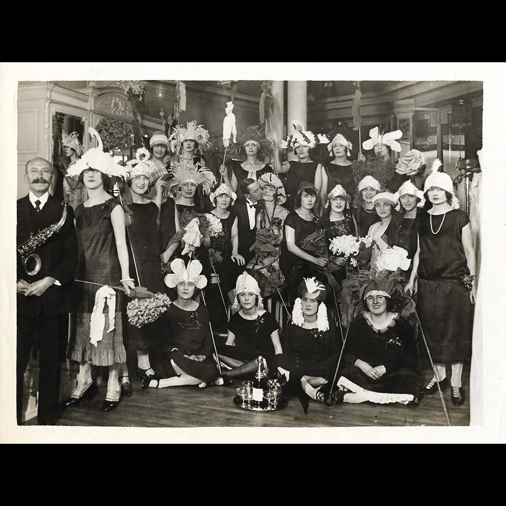 Sainte-Catherine - Catherinettes D'une Maison De Couture (1920S) 1