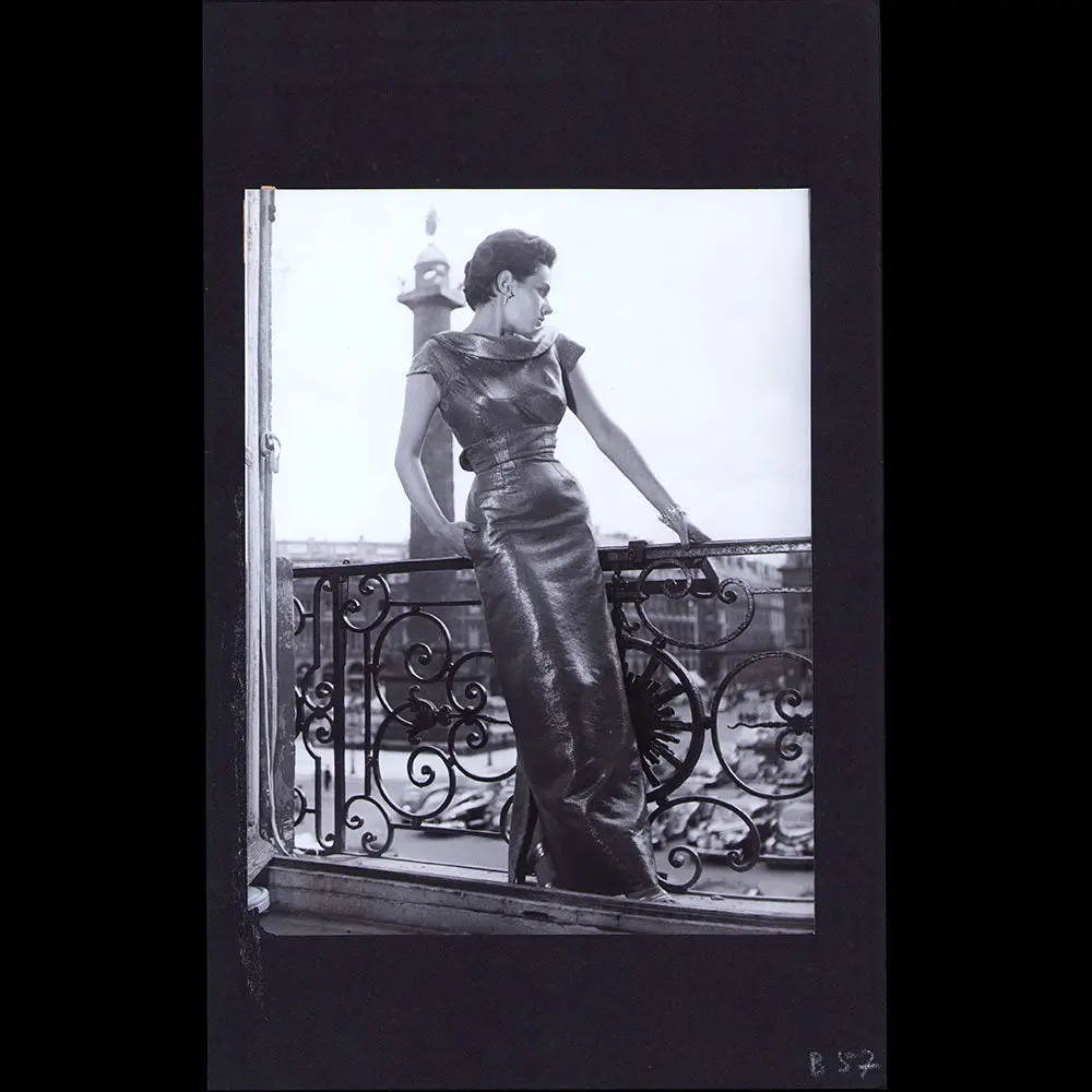 Schiaparelli - Robe 491 En Tissu Robert Perrier (1953) 1