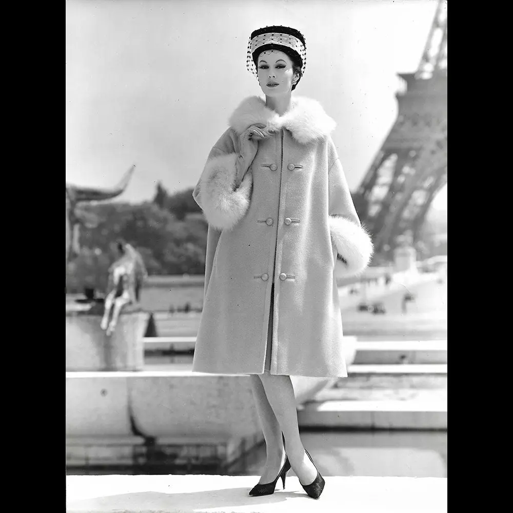 Basta Paris - Manteau Bordé De Fourrure, Photographie De Seeberger (Circa 1950S) 1
