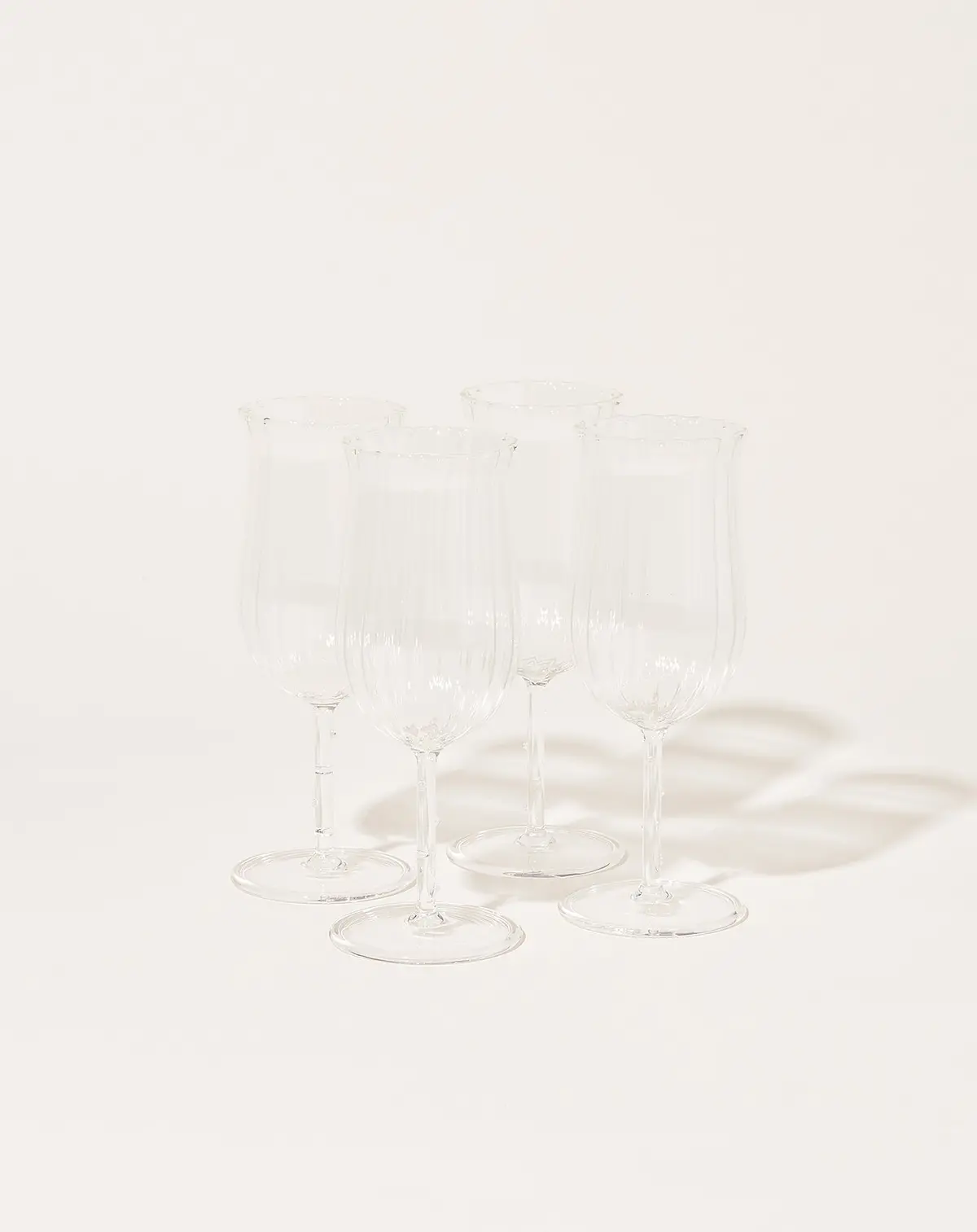 Tulip Wine Glass In Clear 1