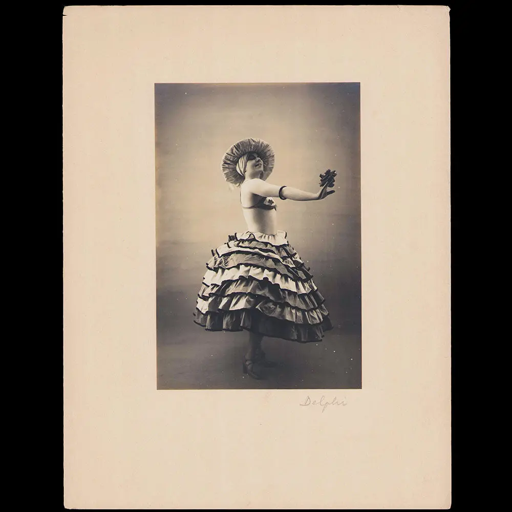 Gesmar - Portrait D'andrée Spinelly En Costume De Scène, Photographie De Delphi (1919) 2