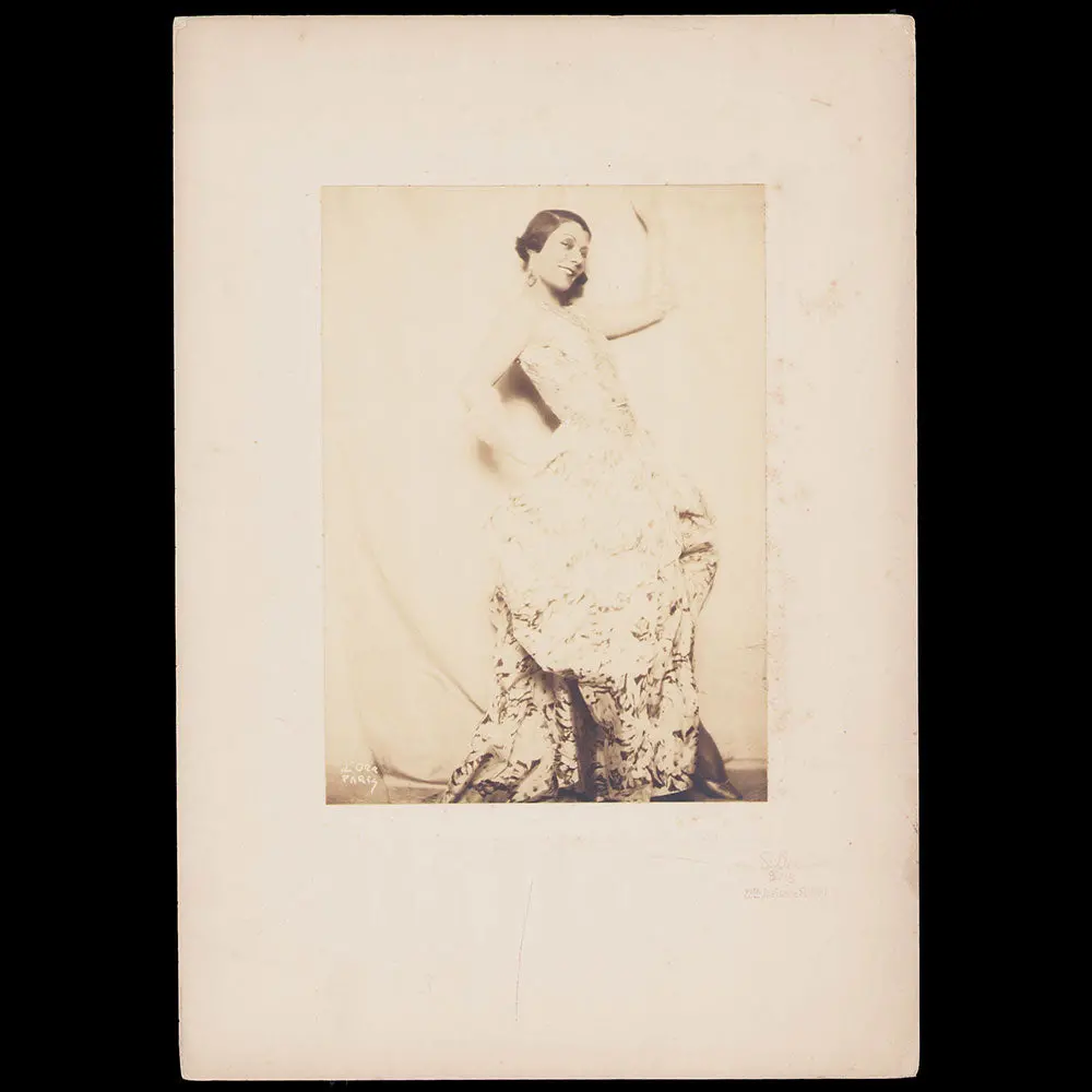 Louiseboulanger - Portrait D'andrée Spinelly En Robe Imprimée, Photographie De D'ora (1930) 2