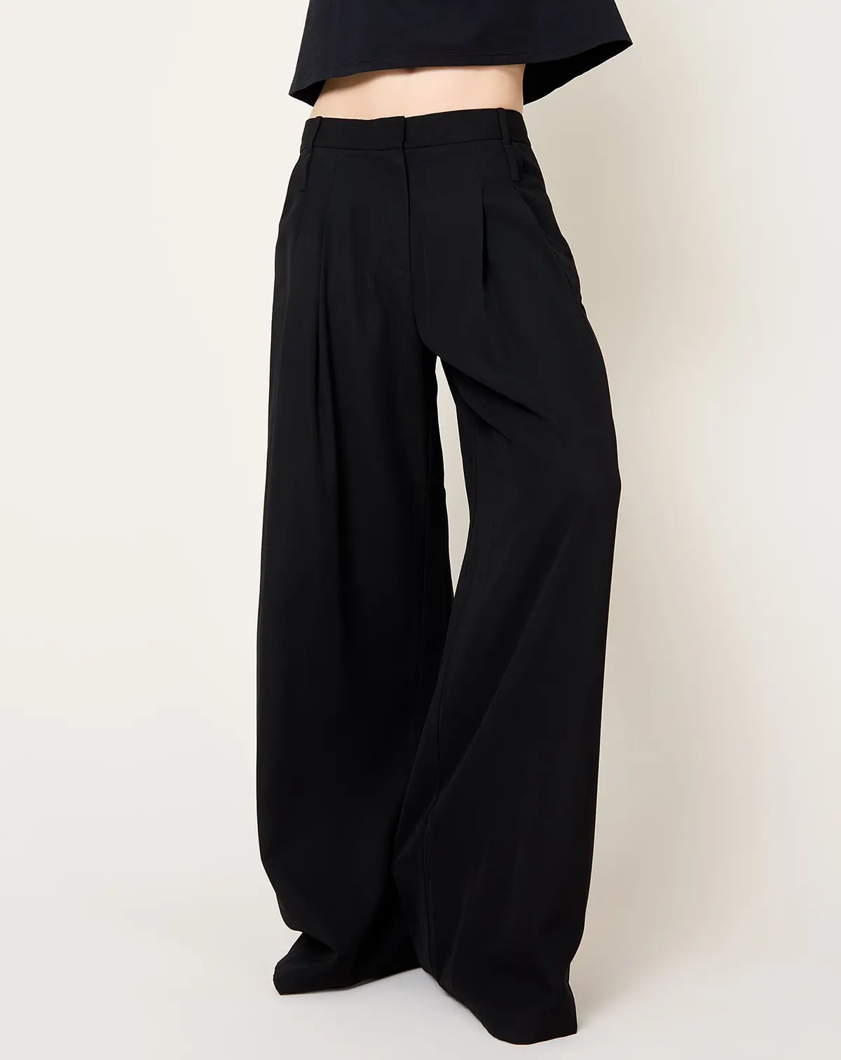 Double Loop Pants In Black 1