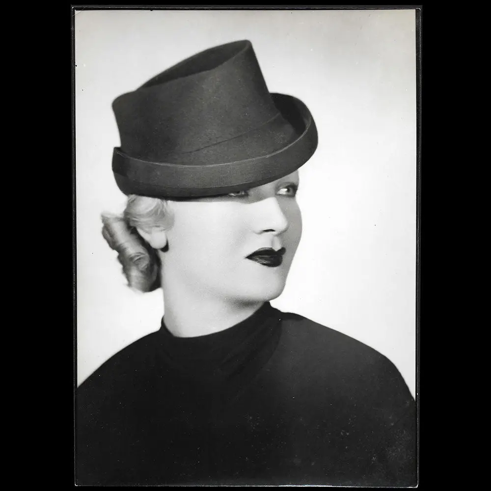 Suzy - Chapeau Porté Par Miss Paris 1935, Tirage D'isabey 1