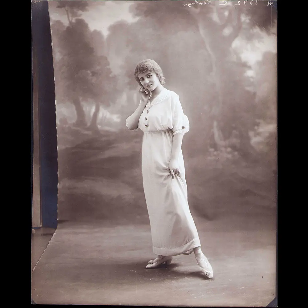 Béchoff-David - Costume En Crépon Rose, Photographie Du Studio Talbot (1910S) 1