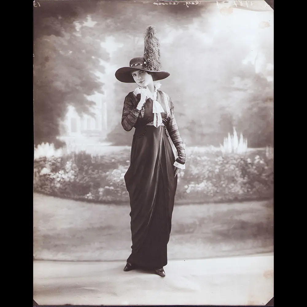 Margaine Lacroix - Robe, Photographie Du Studio Talbot (1910S) 1