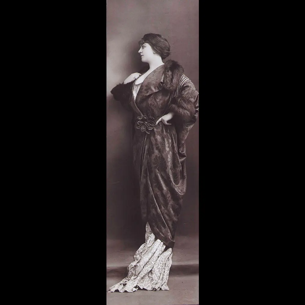 Premet - Manteau En Broché, Photographie Du Studio Talbot (1910S) 1