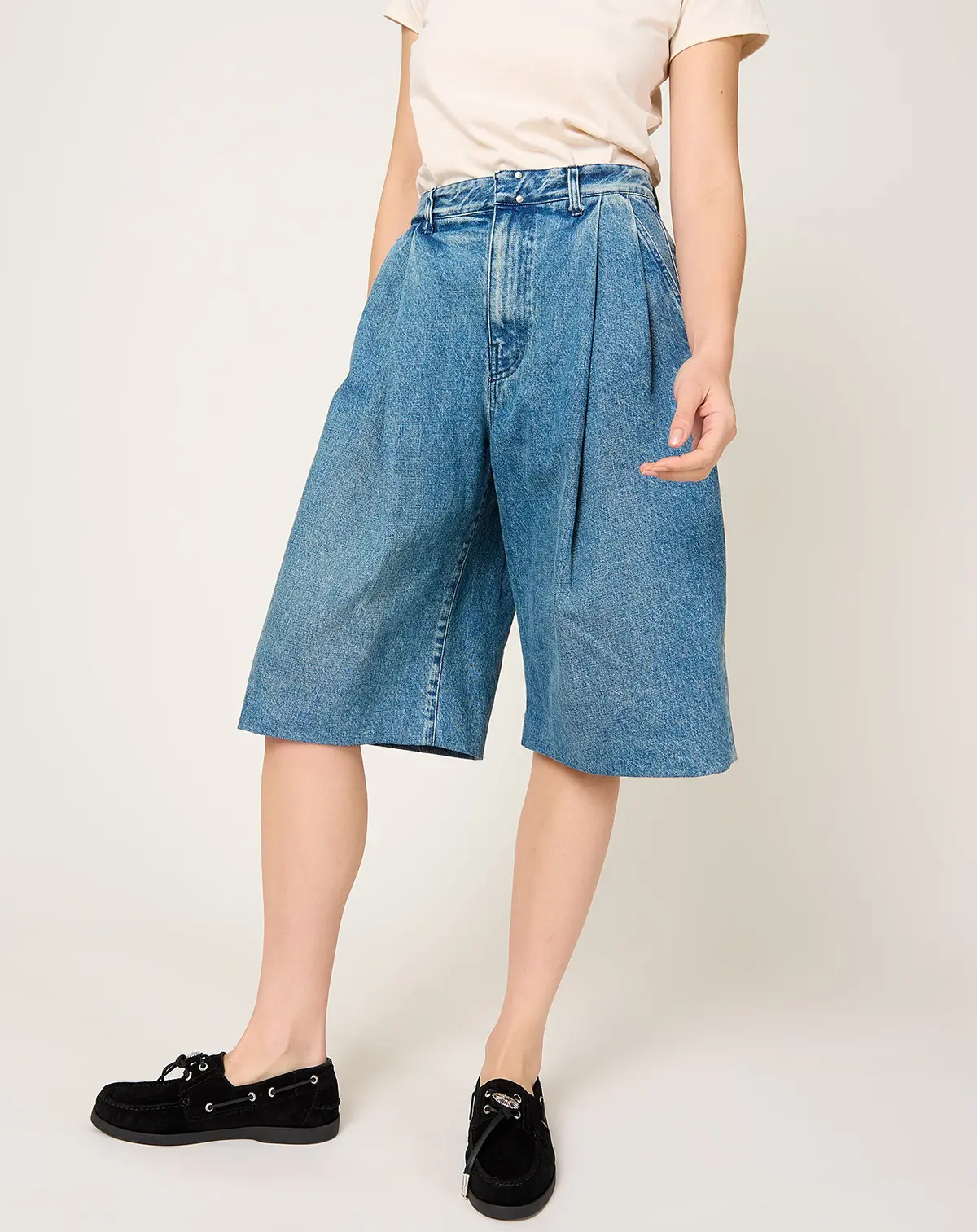 Hakama Jean Shorts In Mid Blue 1