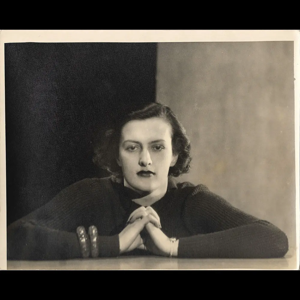 Paul Tanqueray - Portrait D'une Élégante Aux Bracelets (1930S) 2