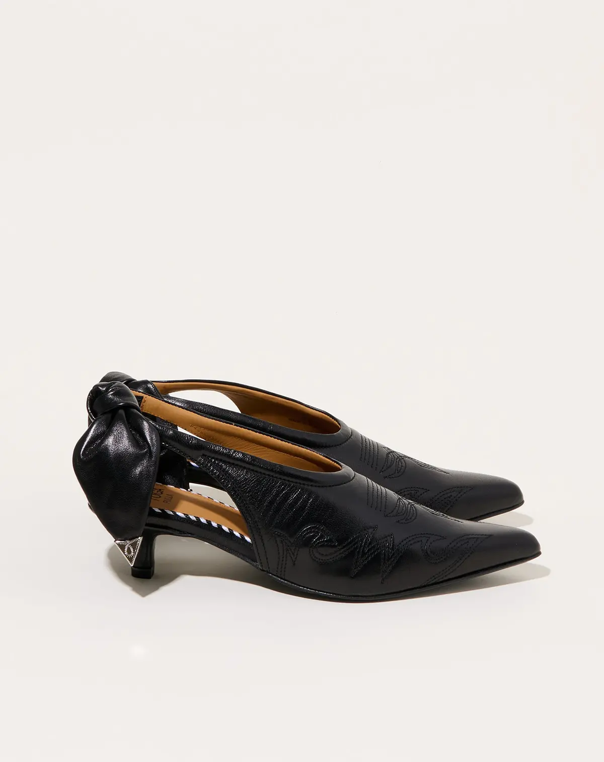 Tie Back Embroidered Pump In Black 1