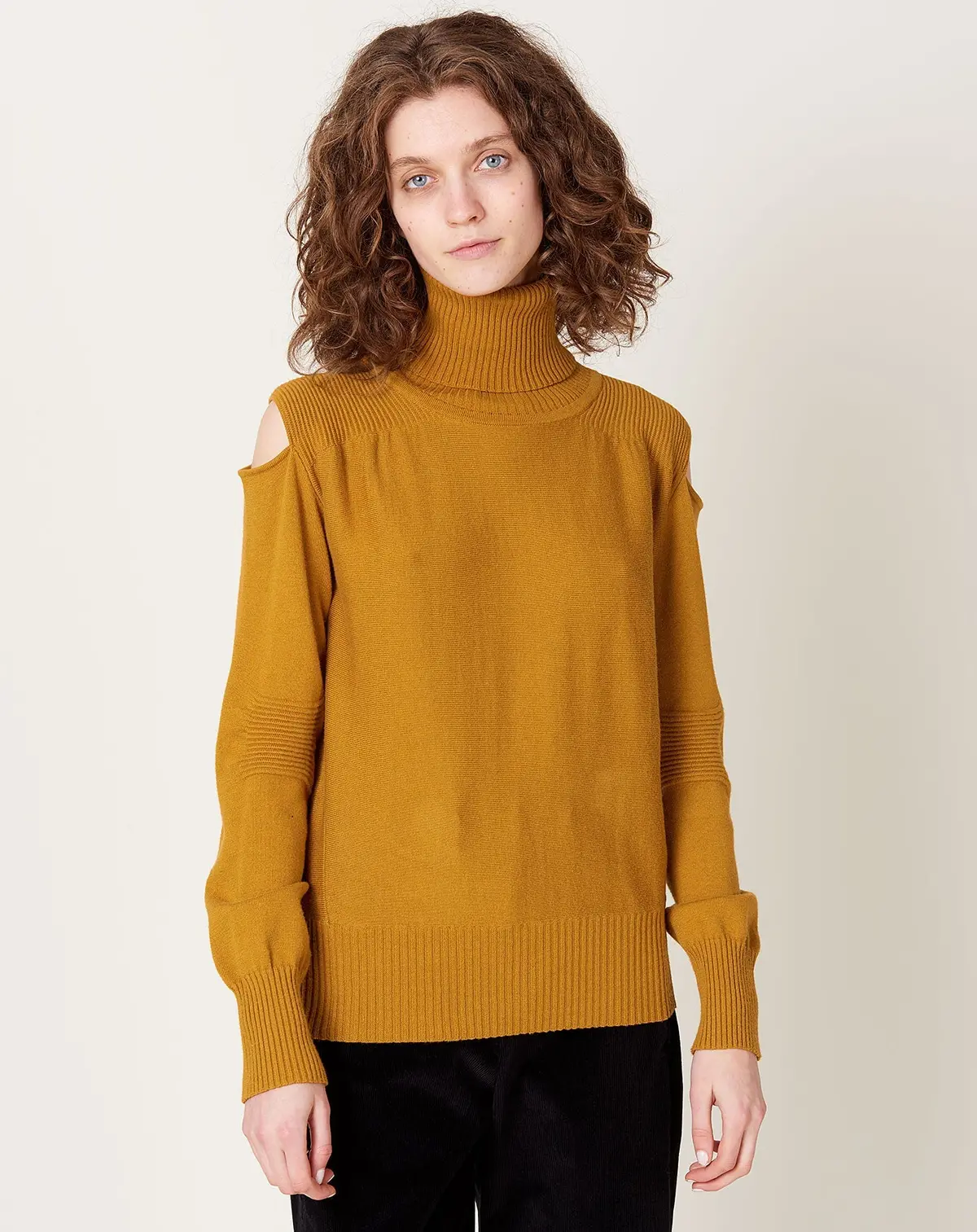 Slash Ruched Rollneck In Tobacco 1