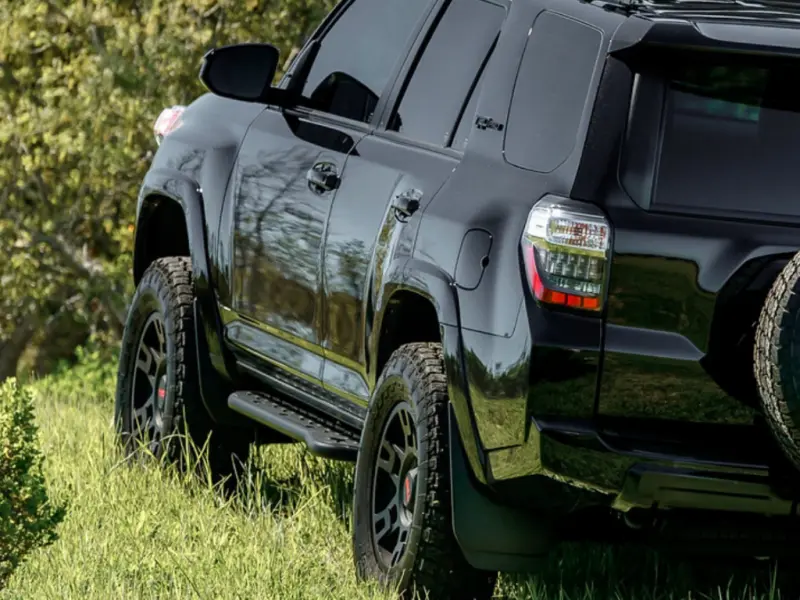 Cali Raised Bolt-On Rock Sliders For 2010–2024 Toyota 4Runner – Kick-Out Design With Powder-Coated Steel Plating 1